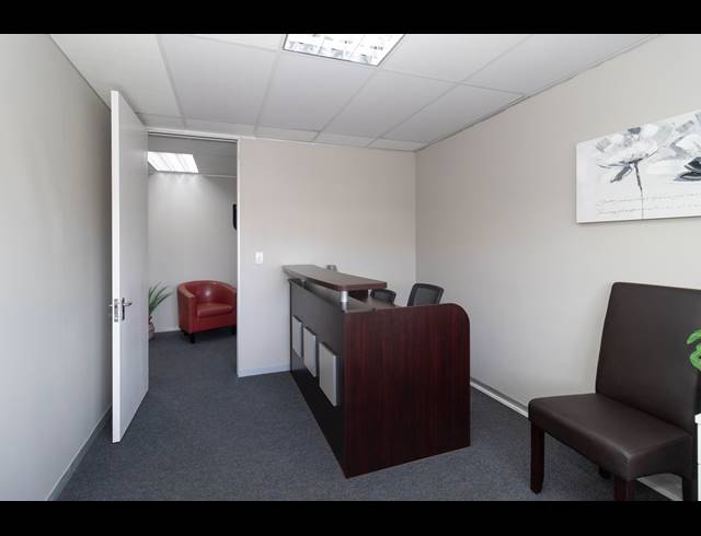 133M² BUSINESS TO LET IN PARKLANDS